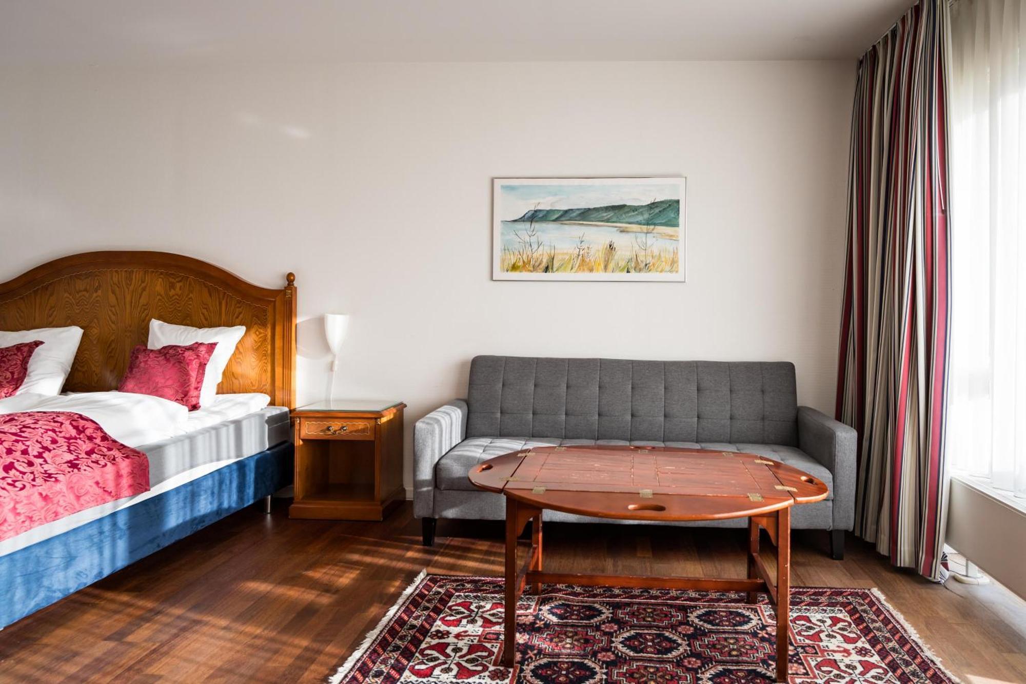 Marina Hotel 3*